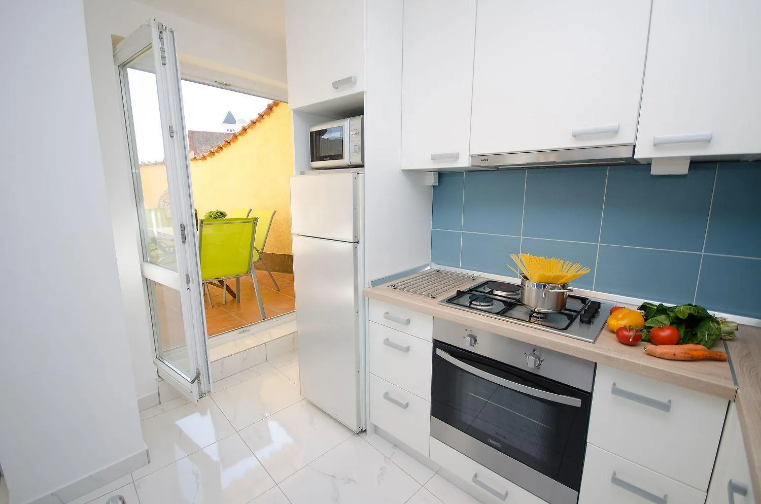 Modernes Apartment Nur 350 Meter Zum Strand Mit Privater Terrasse, Babybett, Elektrogrill Crikvenica 0*,  Kroatien